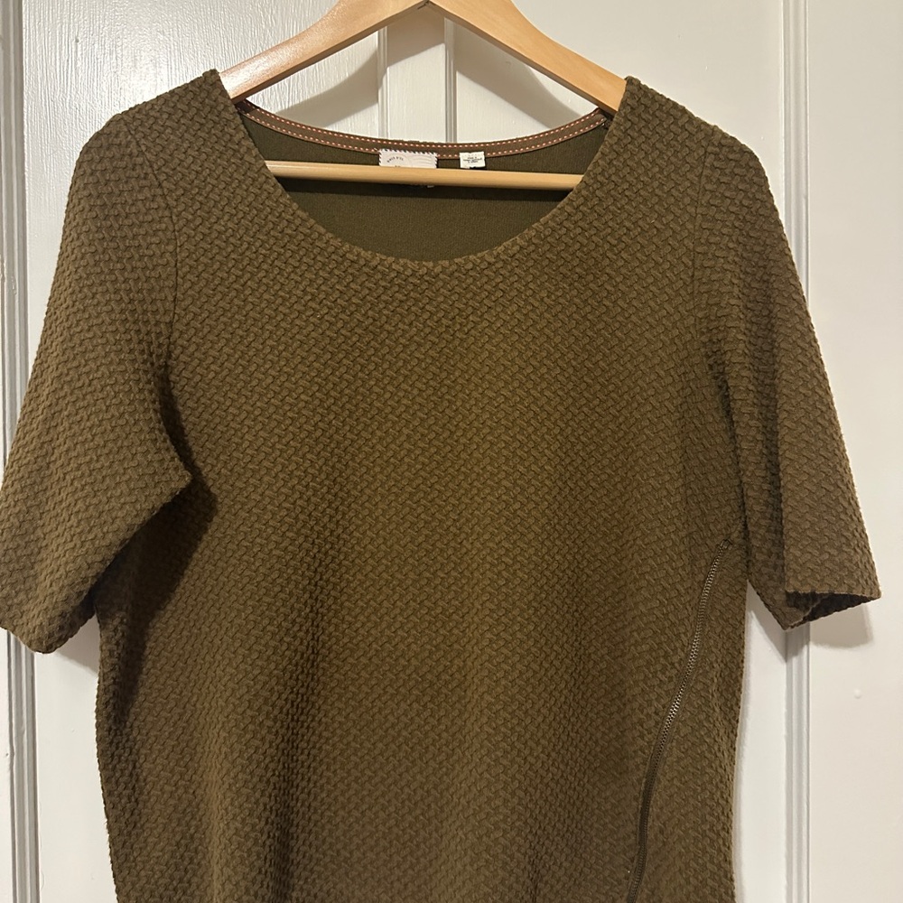 Anthropologie Postmark Brand Textured Olive Green Shirt with Zipper  – Size M